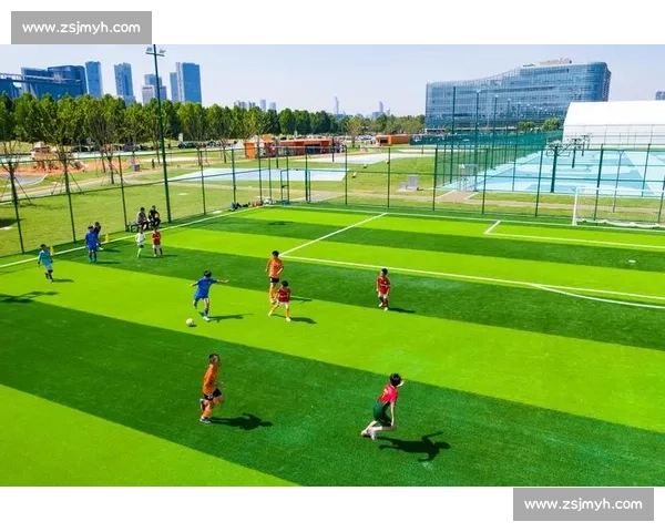 眼里有光，脚下有风：那些用热爱点燃绿茵的少年们